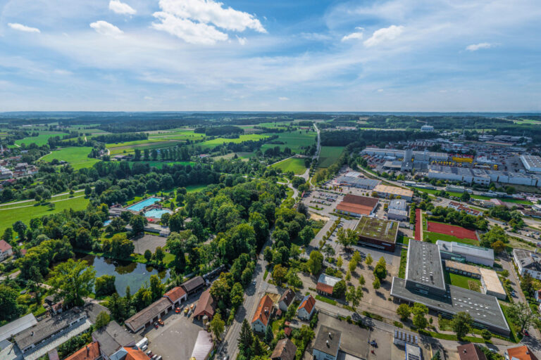 Luftaufnahme der Stadt Weißenhorn in Bayern